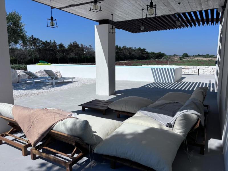 Aeneas Villa Pool & Jacuzzi al mare Torre Guaceto