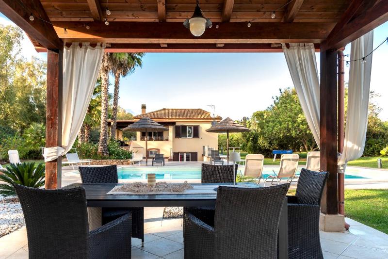 Alghero Villa Morena with exclusive swimming pool and large garden