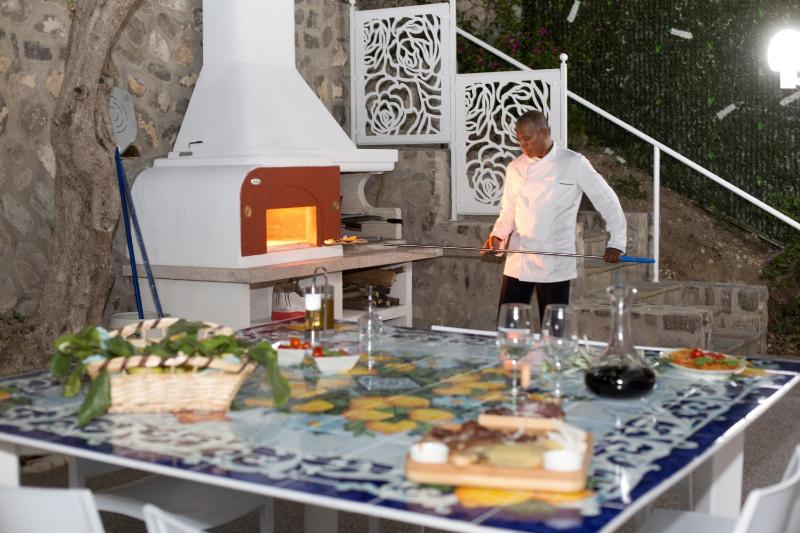 AMORE RENTALS - Villa Iside