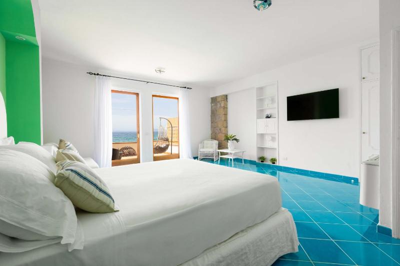 AMORE RENTALS - Villa Marti