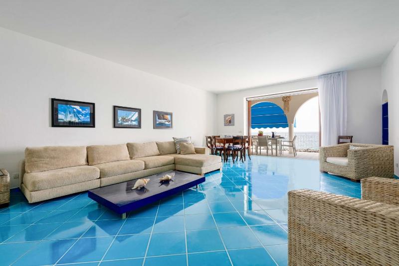 AMORE RENTALS - Villa Marti