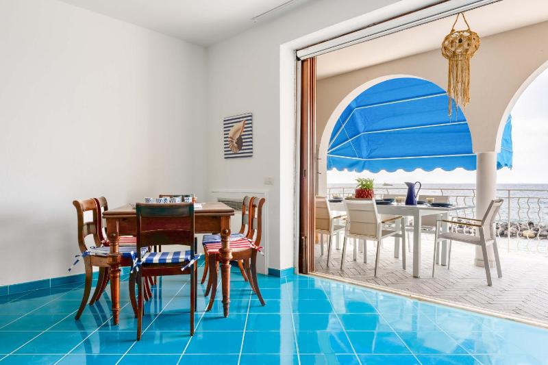 AMORE RENTALS - Villa Marti