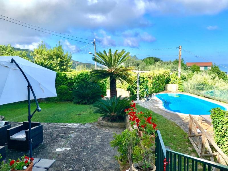 AMORE RENTALS - Villa The Stone on the Sea