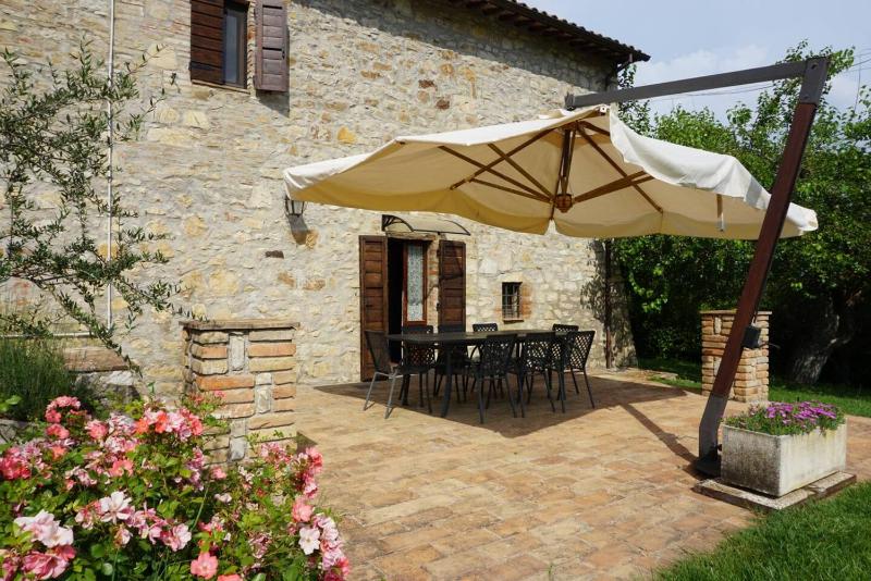 Antico Casale in pietra con Piscina privata