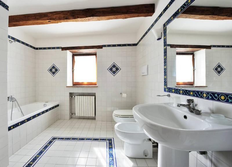 Antico Casale in pietra con Piscina privata