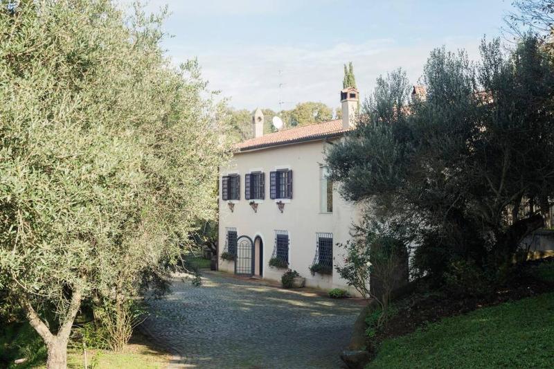 Apartment in LuxuryProperty PrivatePOOL Garden BBQ AirC x8