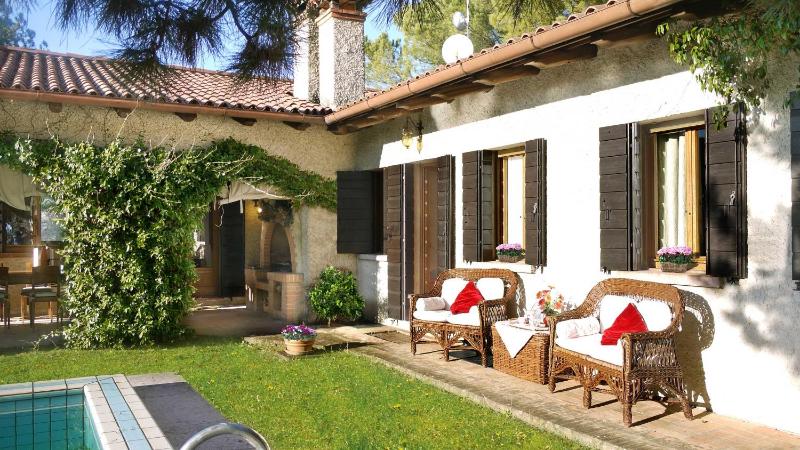 Asolo hills La Cimetta chic villa with pool