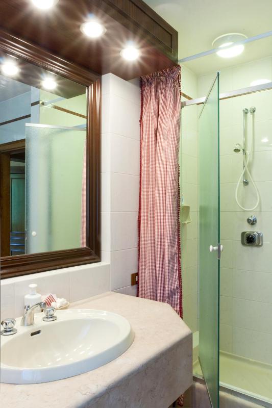 Asolo hills La Cimetta chic villa with pool