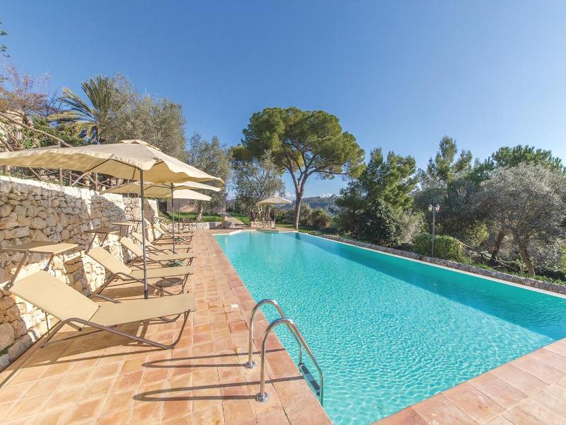 Baglio Fasana whole property