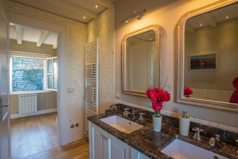 Bianca la Luna amazing villa lakeside view