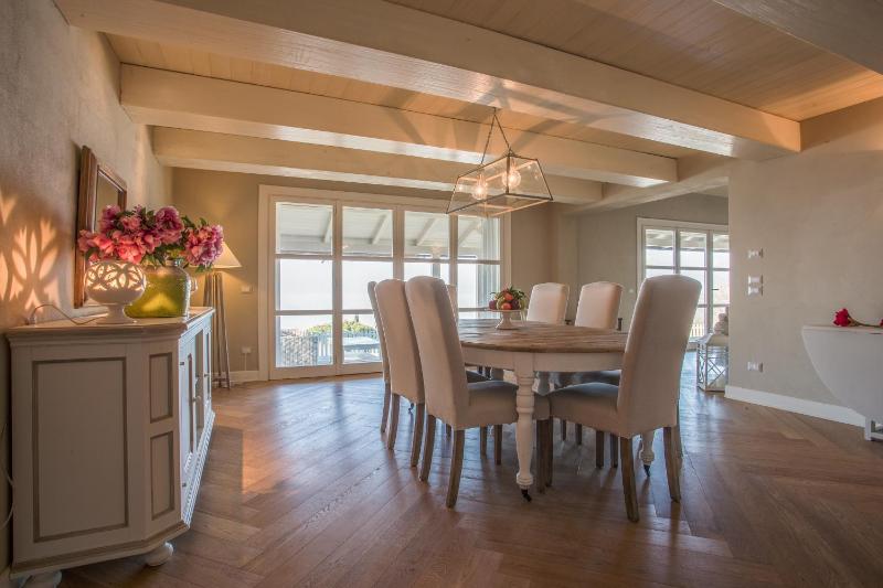 Bianca la Luna amazing villa lakeside view