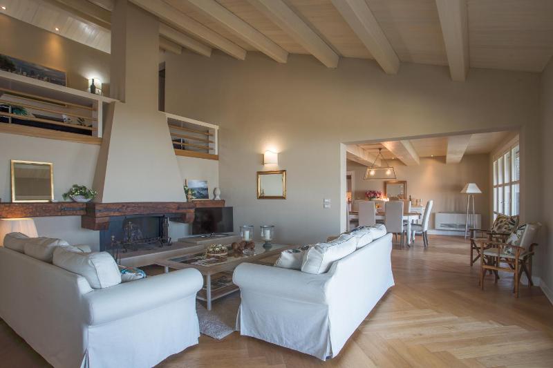 Bianca la Luna amazing villa lakeside view