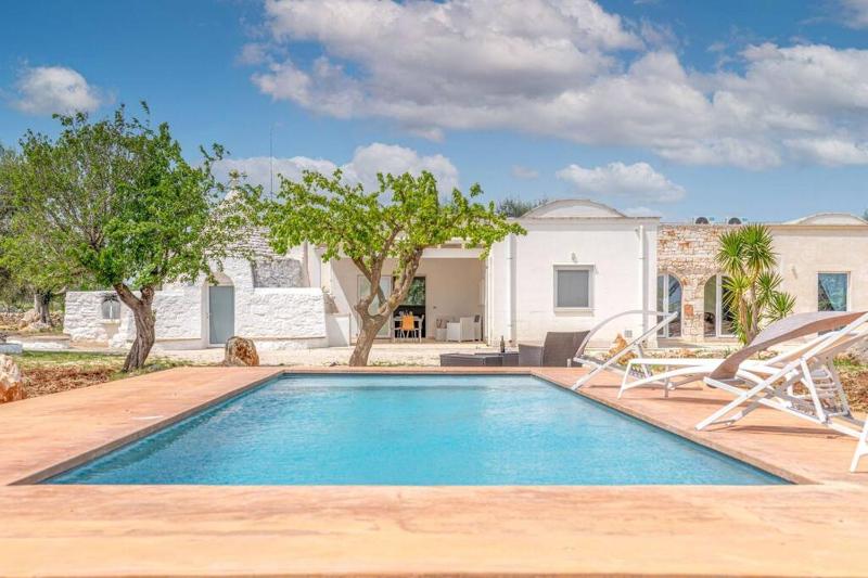 Bianco Trullo by Raro Villas