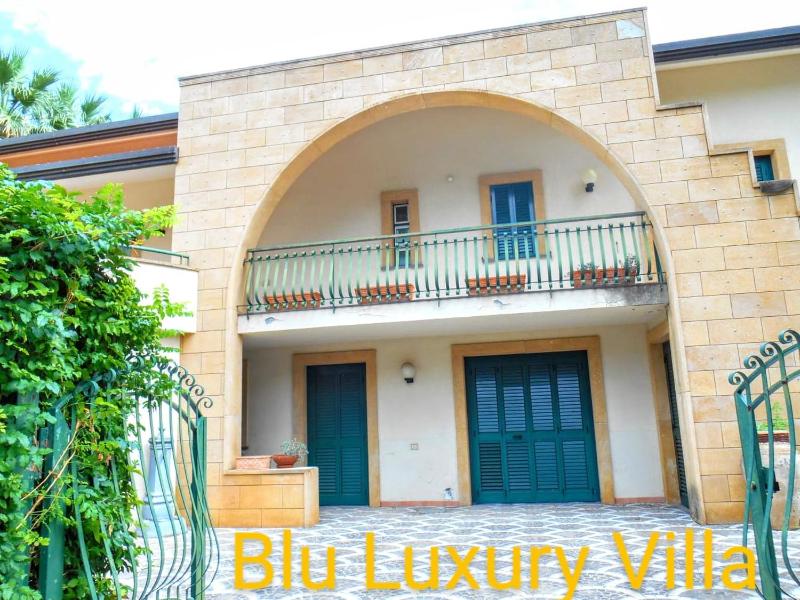 Blu Luxury Villa