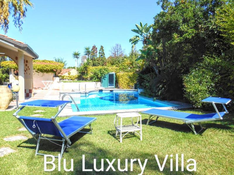 Blu Luxury Villa