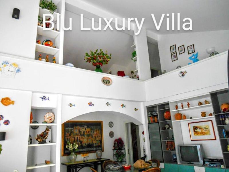 Blu Luxury Villa