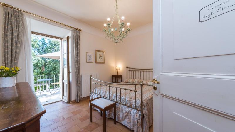 BORGO COLLE RIDENTE 13, Emma Villas