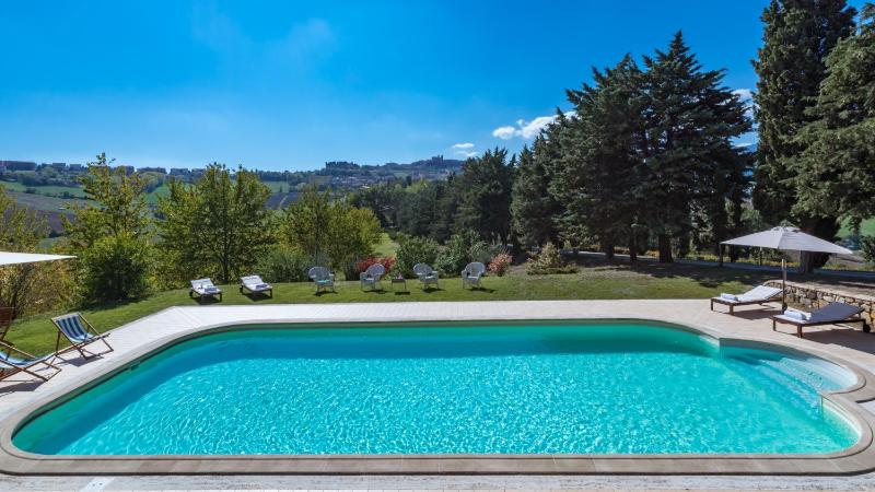 BORGO COLLE RIDENTE 13, Emma Villas