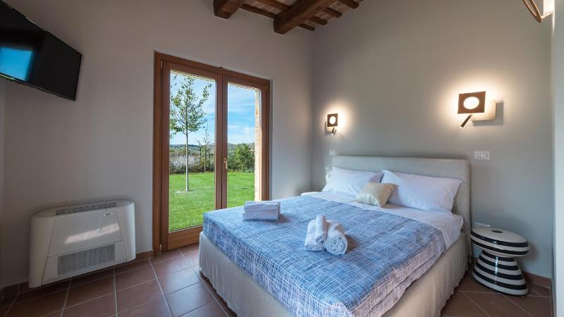 Borgo Da Monte 8, Emma Villas