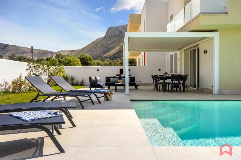 Brand New Villa with Private Heated Pool