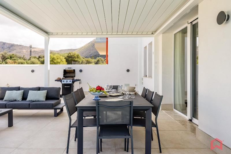 Brand New Villa with Private Heated Pool