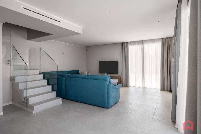 Brand New Villa with Private Heated Pool