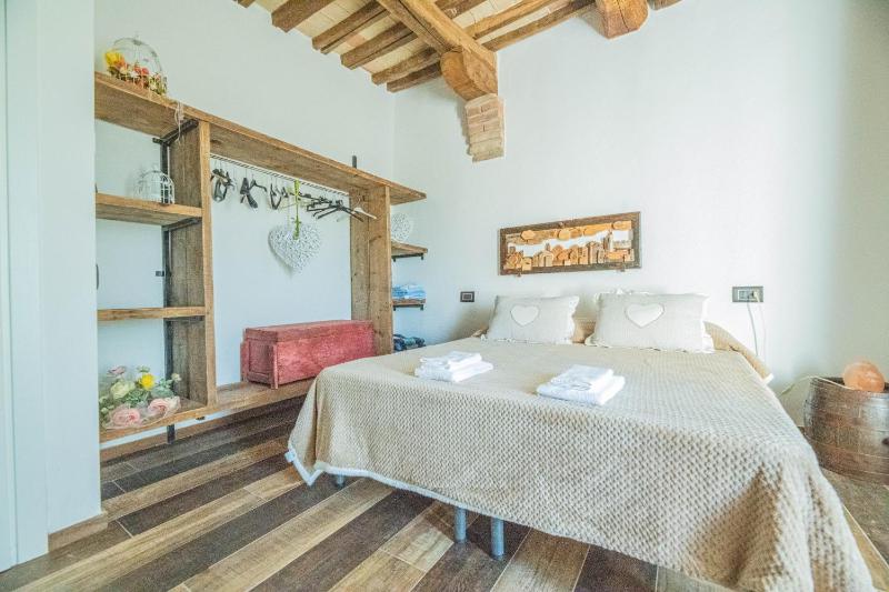 Ca' Gulino - Urbino - Villa con Minipiscina in Borgo Antico