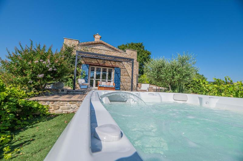 Ca' Gulino - Urbino - Villa con Minipiscina in Borgo Antico