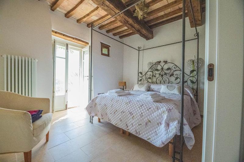 Ca' Gulino - Urbino - Villa con Minipiscina in Borgo Antico