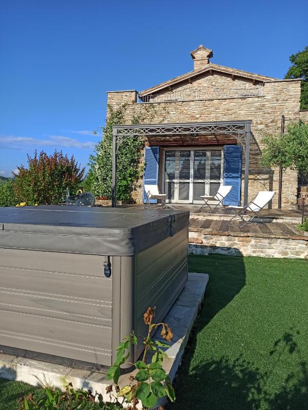 Ca' Gulino - Urbino - Villa con Minipiscina in Borgo Antico