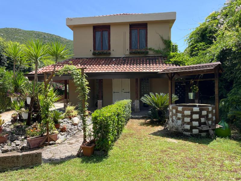 Casa De Crescenzo con piscina