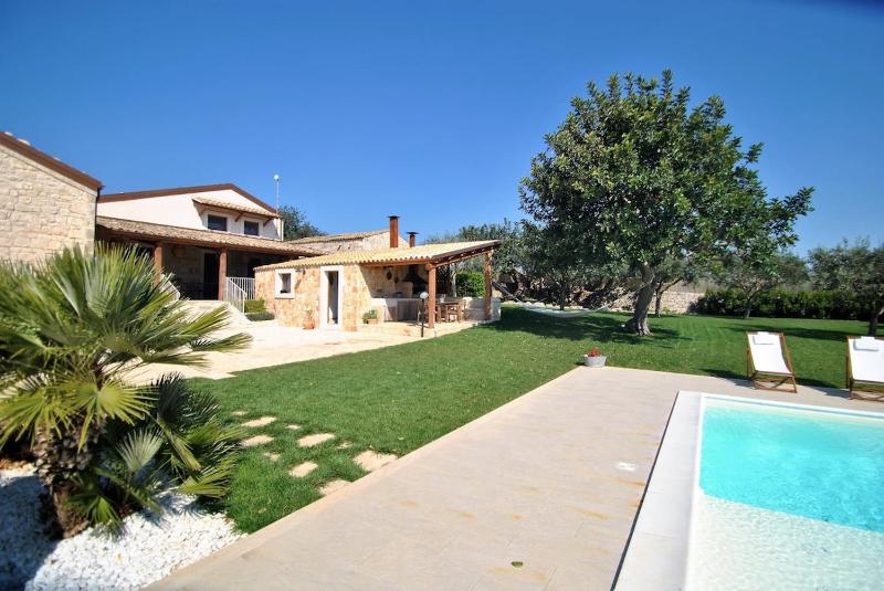 Casa Natia - IsulaTravel