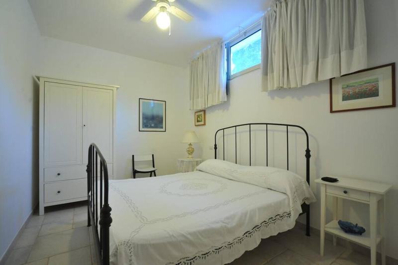 CASA NEL VERDE CON GIARDINO E PISCINA PRIVATA