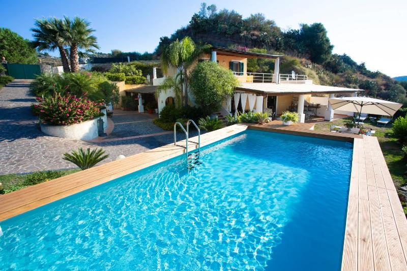Casa Nostra, stunning, elegant villa in Lipari with pool