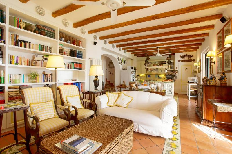 Casa Nostra, stunning, elegant villa in Lipari with pool