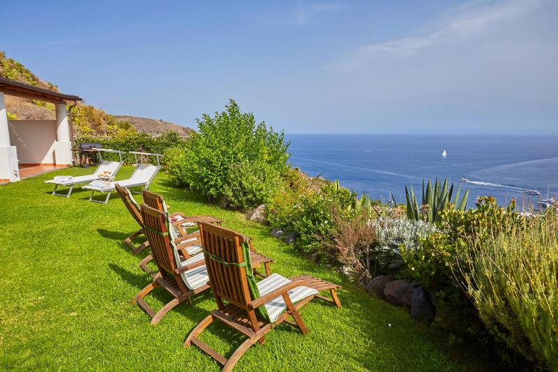 Casa Nostra, stunning, elegant villa in Lipari with pool