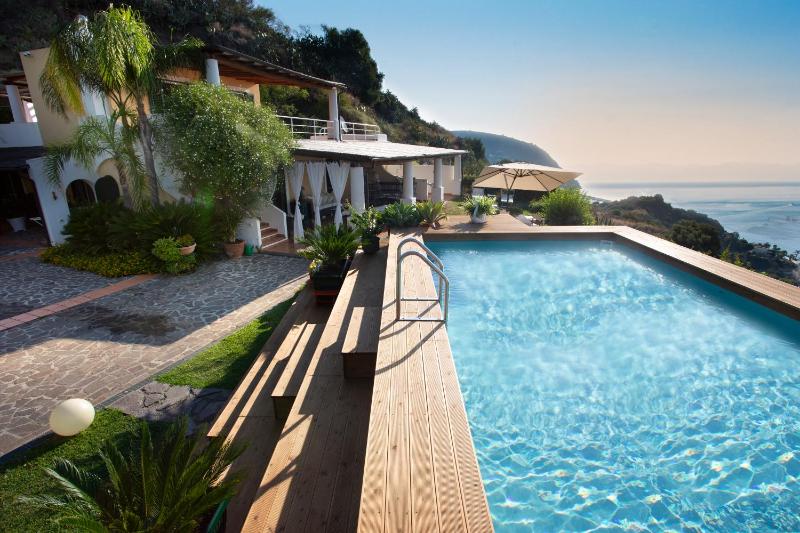 Casa Nostra, stunning, elegant villa in Lipari with pool