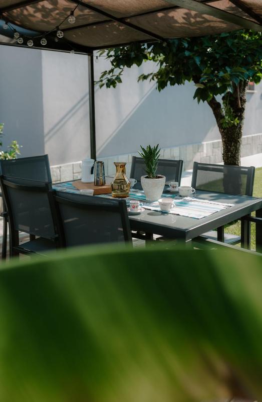 Casa Piero, relax e piscina privata tra le colline delle Langhe