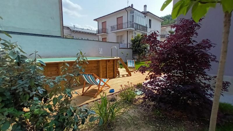 Casa Piero, relax e piscina privata tra le colline delle Langhe