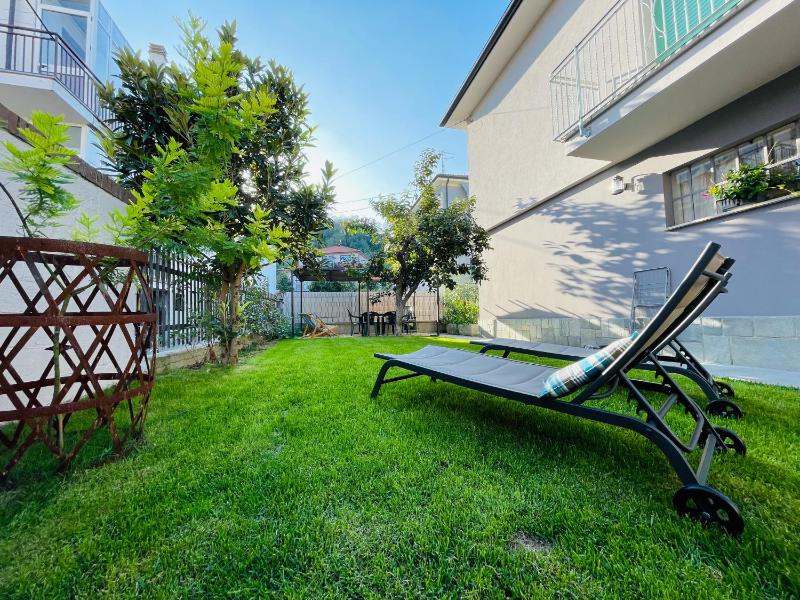 Casa Piero, relax e piscina privata tra le colline delle Langhe