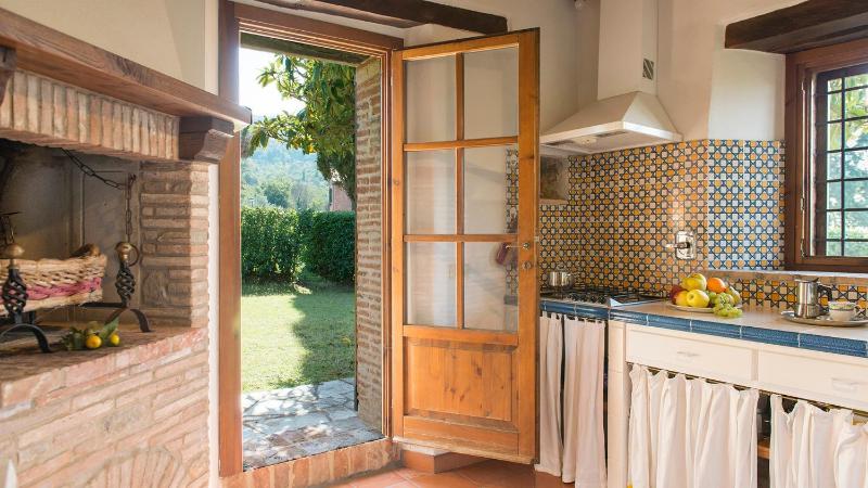 Casa Torrione 14, Emma Villas