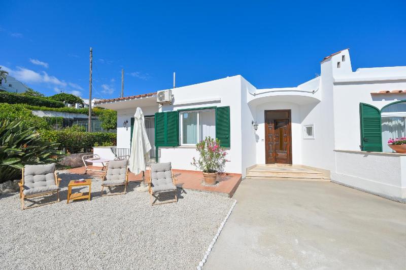 Casa vacanza Ischia Villa Maddalena con Piscina, Giardino e Posto Auto - 6 posti letto