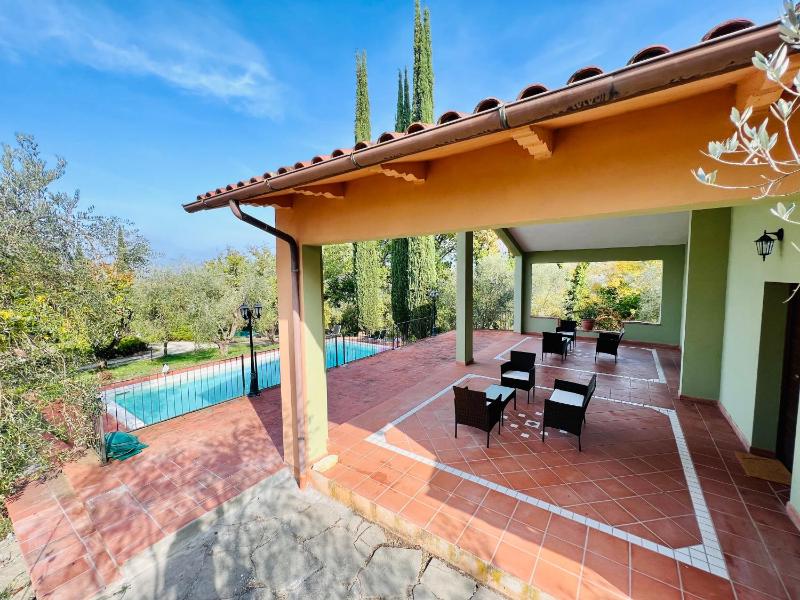 Casale Delle Querce farmhouse in Giove Umbria with pool