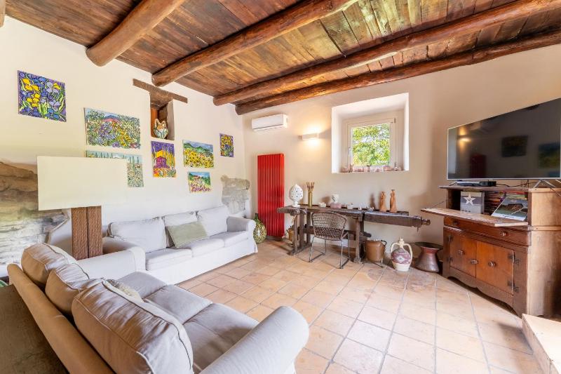 CASALE SANTA CATERINA Jacuzzi and Pool