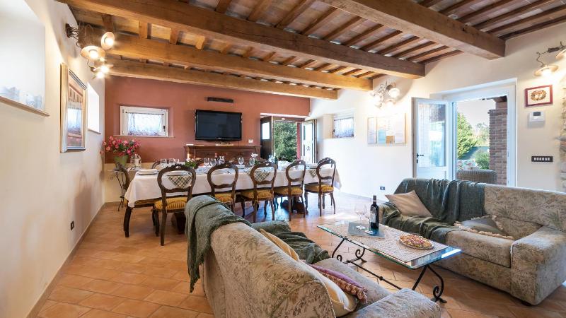 CASCINA MARIANNA 12&4, Emma Villas