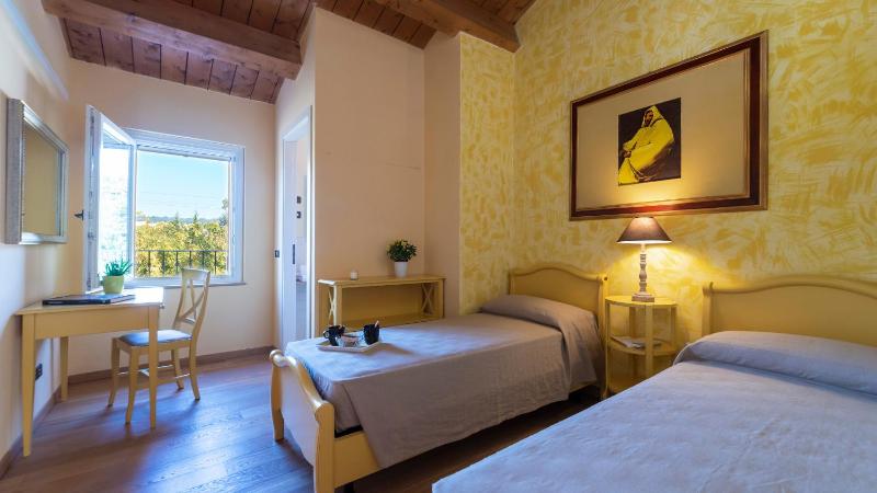 CASCINA MARIANNA 12&4, Emma Villas