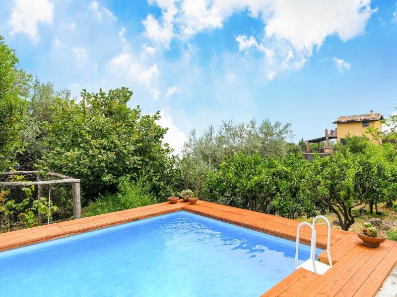 Charming villa with pool and panoramic surroundings