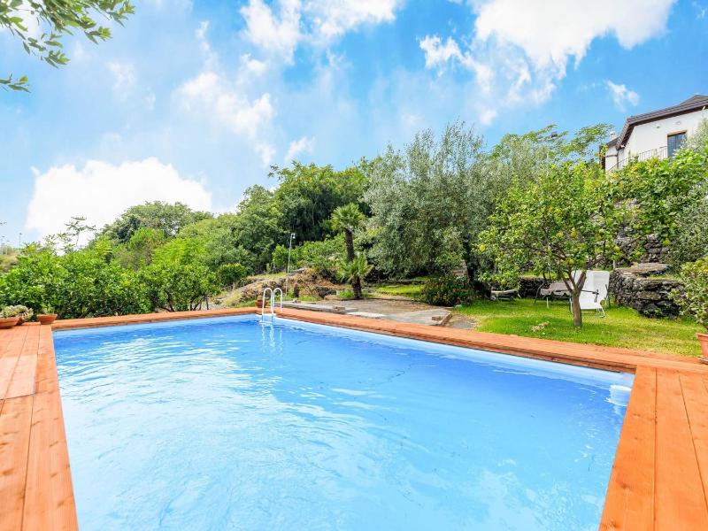 Charming villa with pool and panoramic surroundings