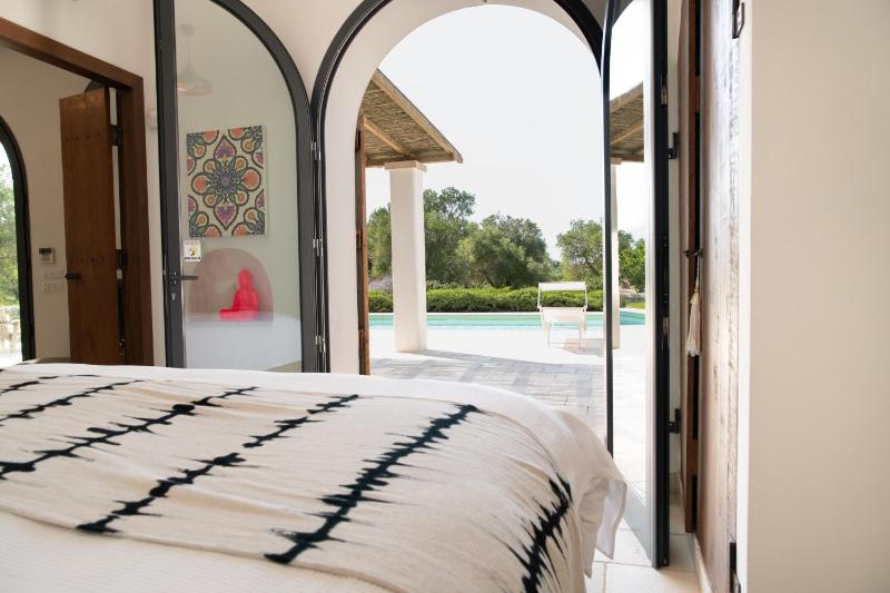 Cisternino Villa in Olive Groove