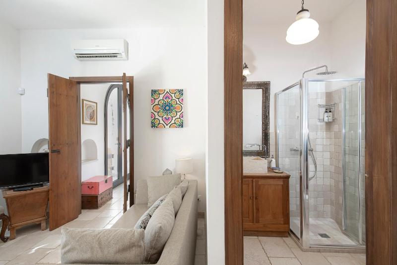 Cisternino Villa in Olive Groove